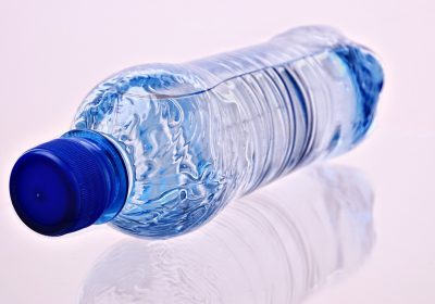 Billet de la Présidente-  Scandale des eaux en bouteille – La justice ne se mouille pas en optant pour une convention !