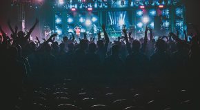 Billet de la Présidente – Festivals et « cashless » – De nombreuses fausses notes pour les droits des consommateurs