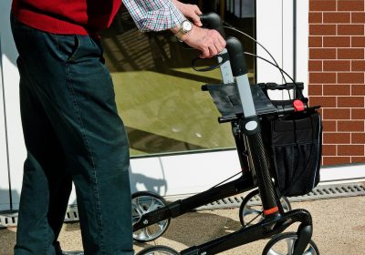 Équipements pour personnes âgées ou handicapées – Plus que deux mois pour profiter du crédit d’impôt