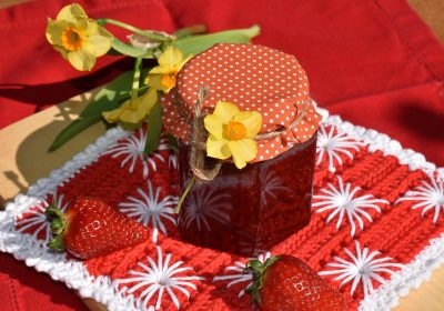 Confitures de fraises – Des préparations moins sucrées mais ultratransformées